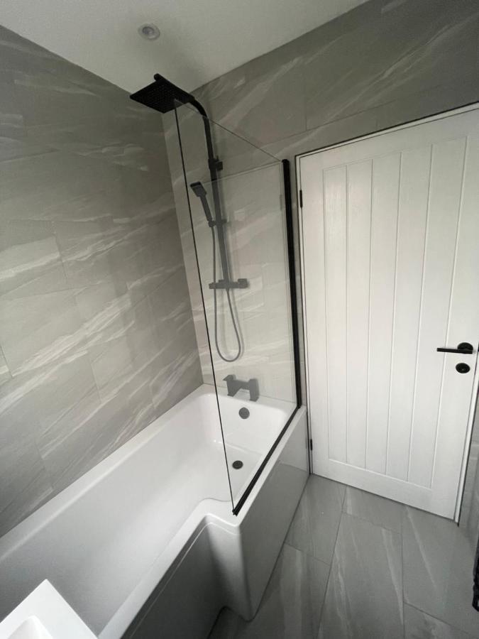 Va Home Stay - Close To Luton Airport, M1 & A505 Exterior photo