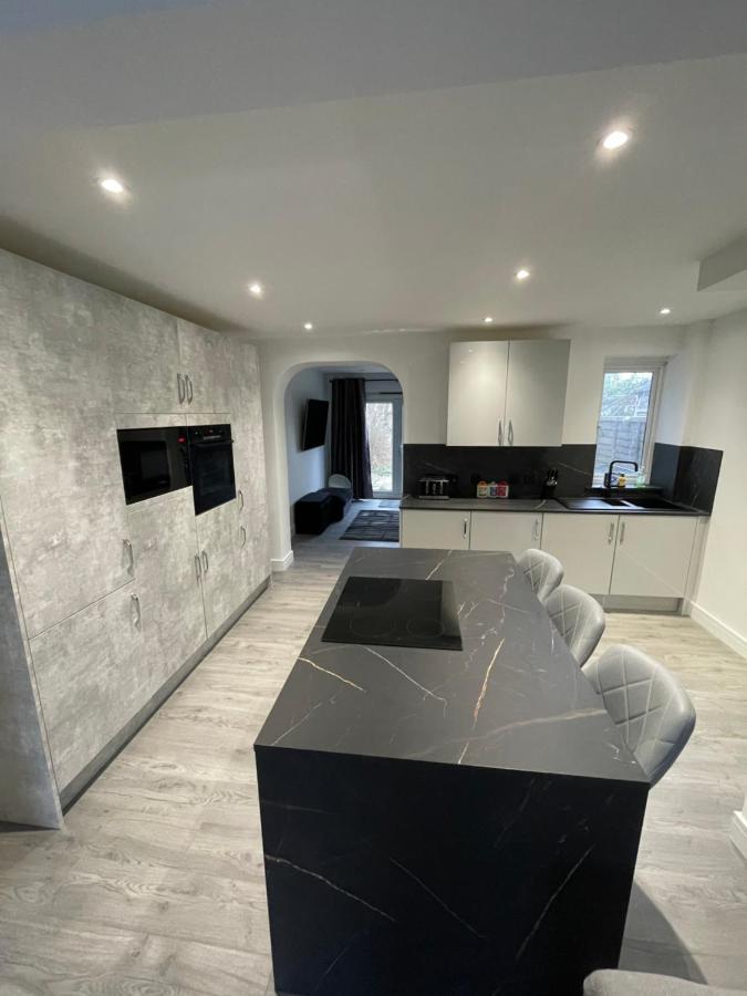 Va Home Stay - Close To Luton Airport, M1 & A505 Exterior photo