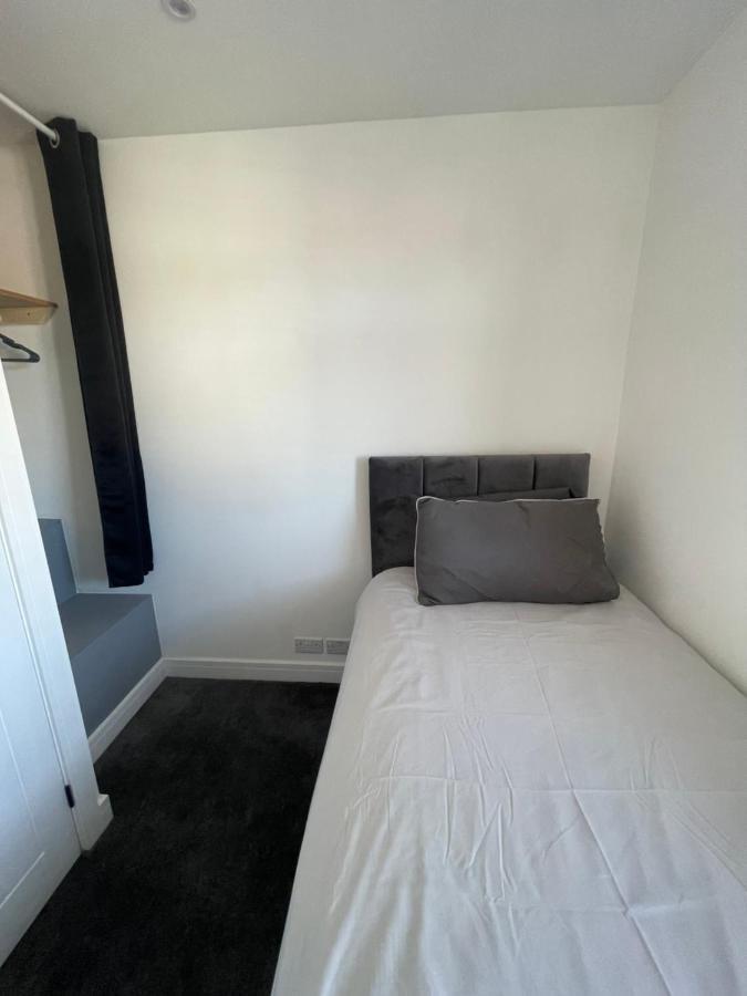 Va Home Stay - Close To Luton Airport, M1 & A505 Exterior photo