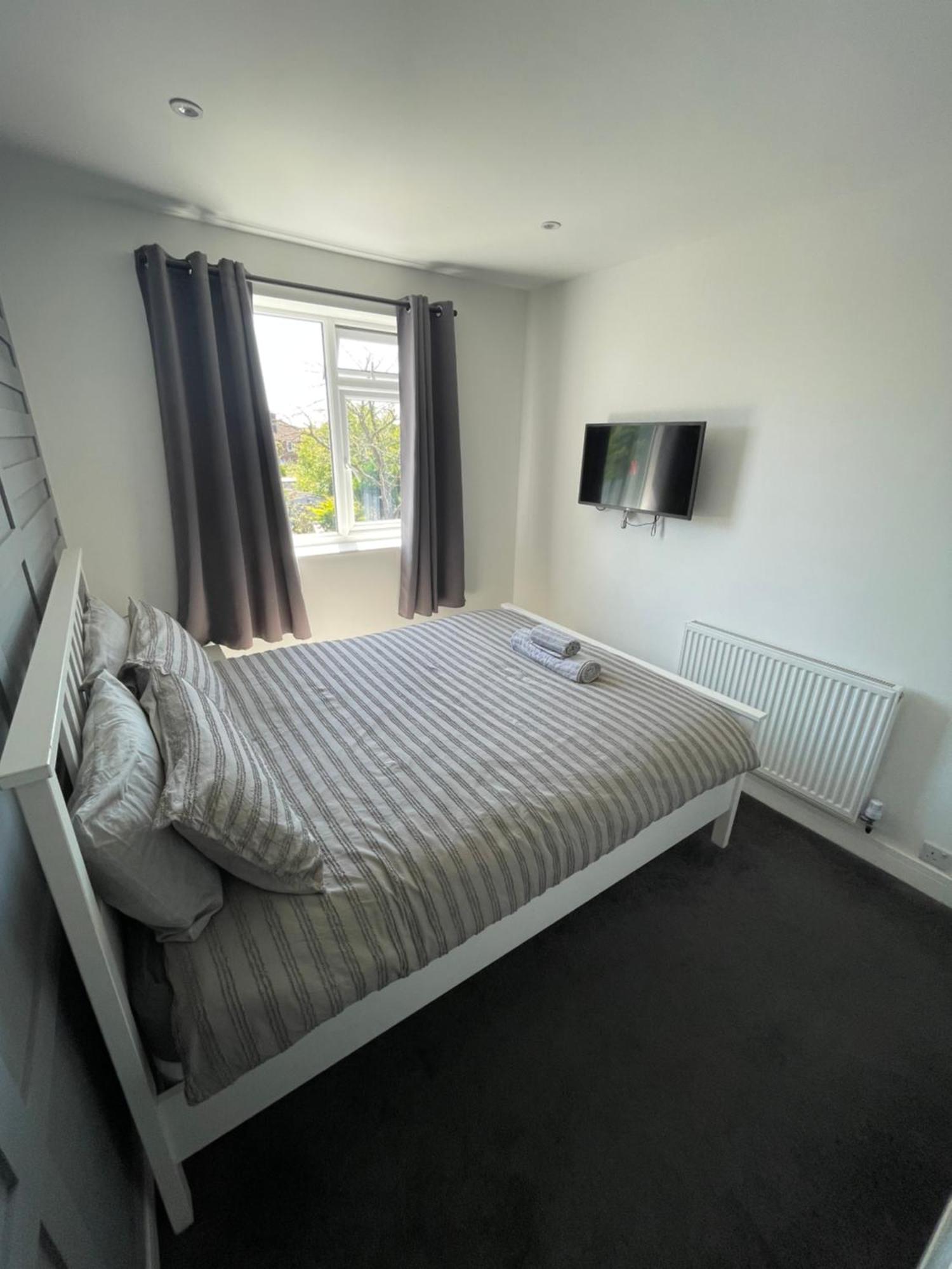 Va Home Stay - Close To Luton Airport, M1 & A505 Exterior photo